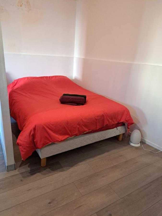 Le Studio De La Place Chalier LʼIsle-sur-la-Sorgue Zewnętrze zdjęcie