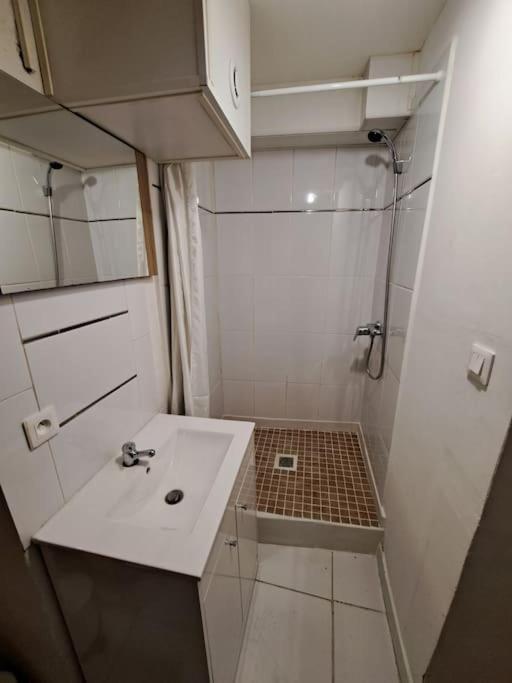 Le Studio De La Place Chalier LʼIsle-sur-la-Sorgue Zewnętrze zdjęcie